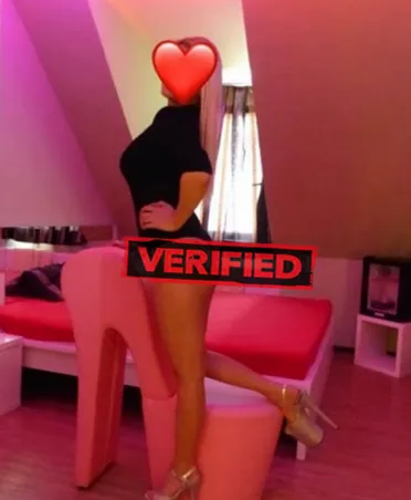 June sex Prostitute Ialoveni